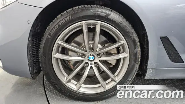 BMW 5 Series 2018 — Фото 5/20