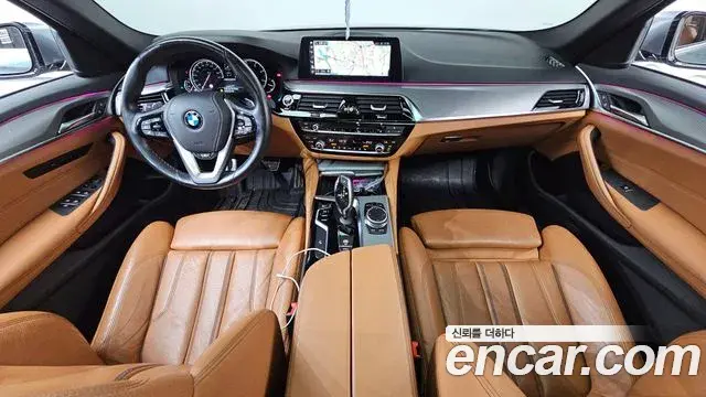 BMW 5 Series 2018 — Фото 7/20