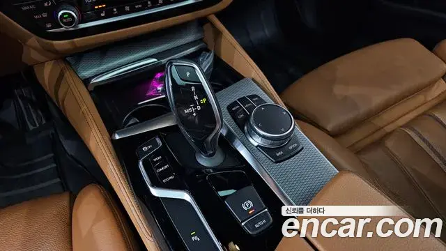 BMW 5 Series 2018 — Фото 9/20