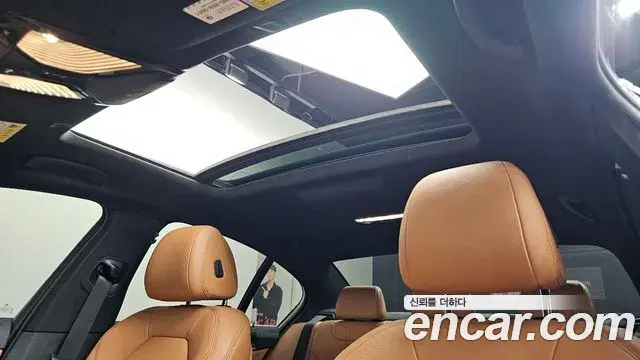 BMW 5 Series 2018 — Фото 15/20