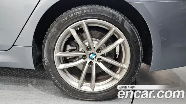 BMW 5 Series 2018 — Şəkil 6/33