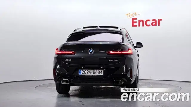 BMW X4 2023 — Şəkil 12/31