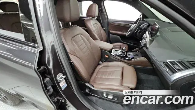 BMW X4 2023 — Şəkil 29/31