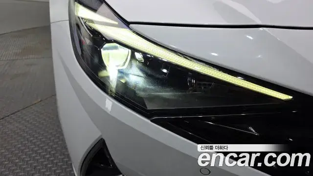 Hyundai The New Avante Hybrid 2021 — Photo 15/32