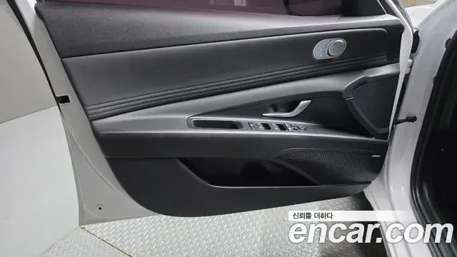 Hyundai The New Avante Hybrid 2021 — Photo 14/32