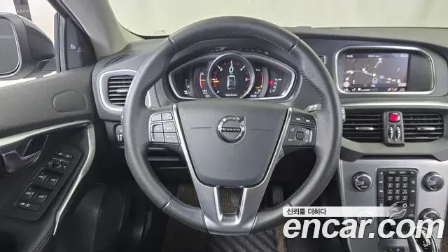 Volvo V40 Cross Country 2019 — Şəkil 4/31