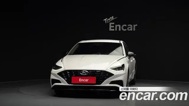 Hyundai Sonata Hybrid 2022 — Photo 19/20
