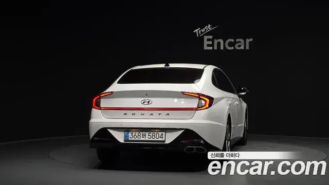 Hyundai Sonata Hybrid 2022 — Photo 16/20