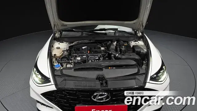 Hyundai Sonata Hybrid 2022 — Photo 8/20