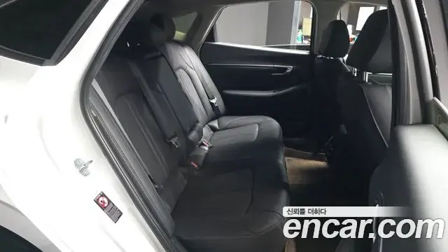 Hyundai Sonata Hybrid 2022 — Photo 10/20