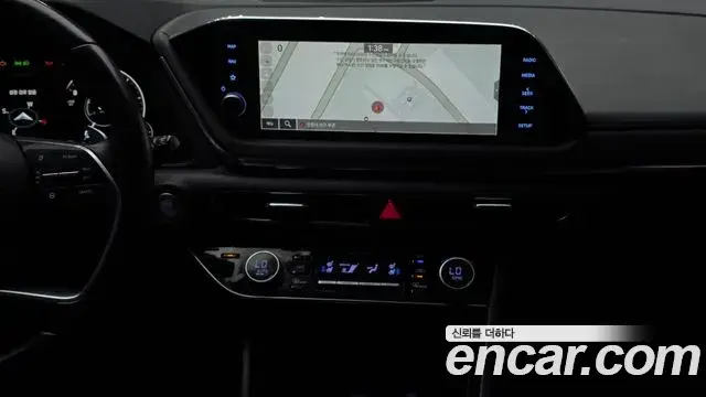 Hyundai Sonata Hybrid 2022 — Photo 9/20