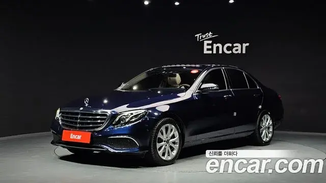 Mercedes-Benz E-Class 2018 — Photo 15/20