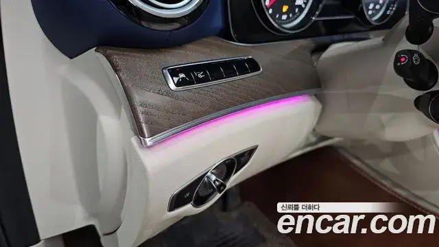 Mercedes-Benz E-Class 2018 — Photo 18/20