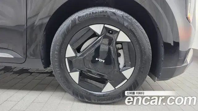 Kia Carnival 2024 — ფოტო 10/31