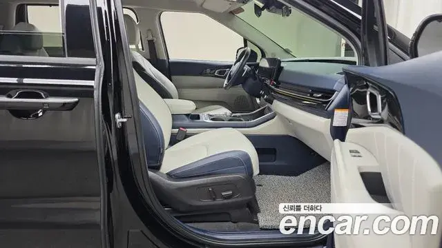 Kia Carnival 2024 — ფოტო 31/31