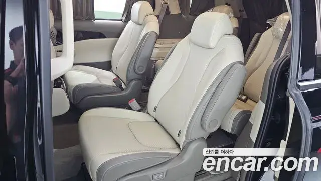 Kia Carnival 2025 — Фото 11/20