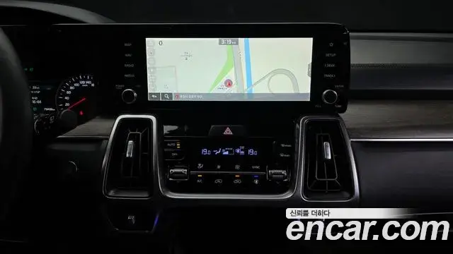 Kia Sorento 2021 — Photo 14/20