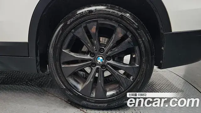 BMW X1 2020 — Photo 33/35
