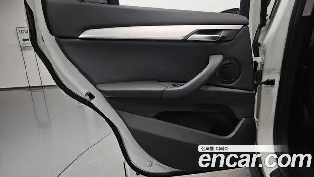 BMW X1 2020 — Photo 7/35