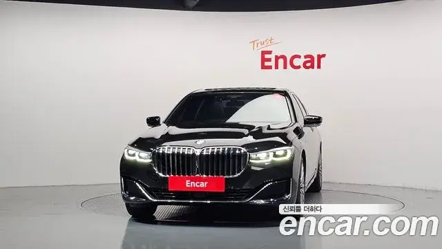 BMW 7 Series 2021 — Şəkil 18/31