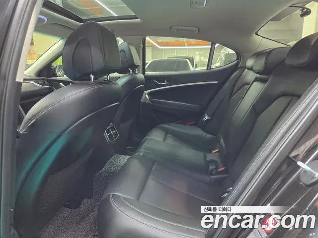 Genesis G70 2018 — Şəkil 9/17