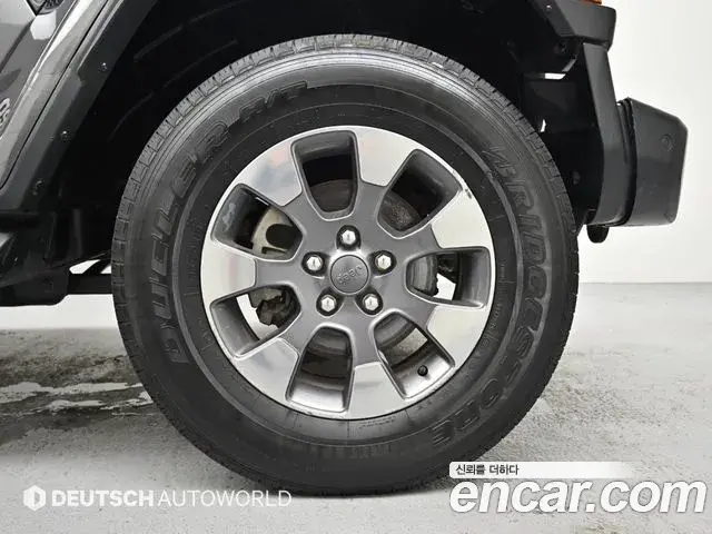 Jeep Wrangler 2019 — Photo 10/20