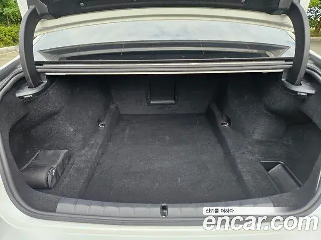 BMW 7 Series 2024 — Şəkil 19/20