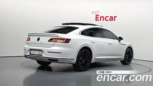 Volkswagen Arteon 2019 — ფოტო 16/20