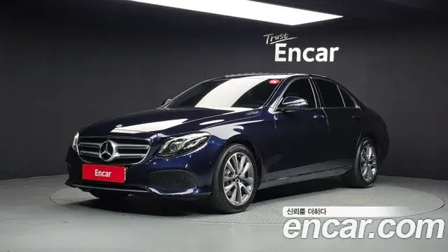 Mercedes-Benz E-Class 2019 — Photo 19/20