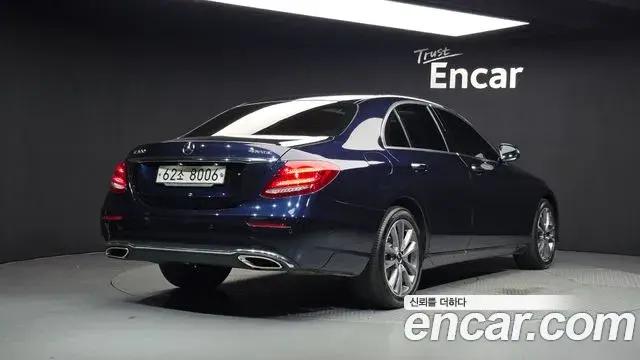 Mercedes-Benz E-Class 2019 — Photo 10/20