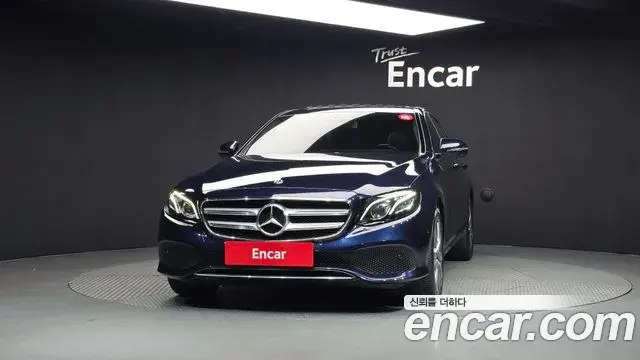 Mercedes-Benz E-Class 2019 — Photo 14/20