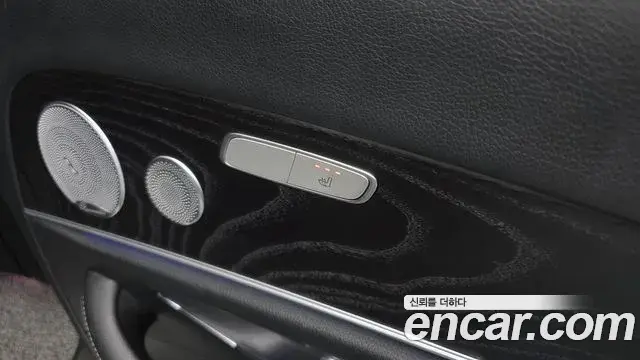 Mercedes-Benz E-Class 2019 — Photo 18/20
