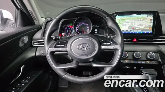 Hyundai The New Avante Hybrid 2021 — Photo 13/31