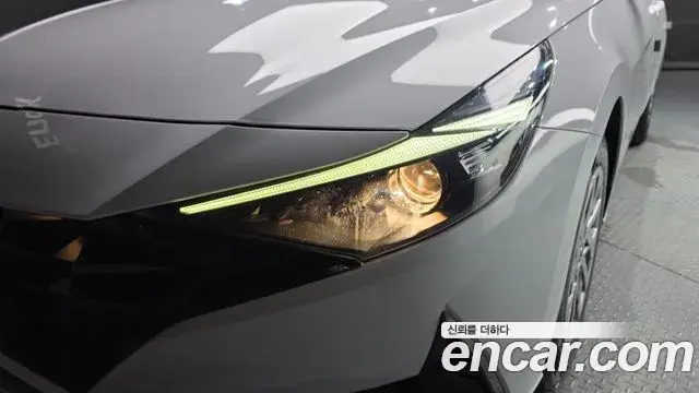 Hyundai The New Avante Hybrid 2021 — Photo 11/31