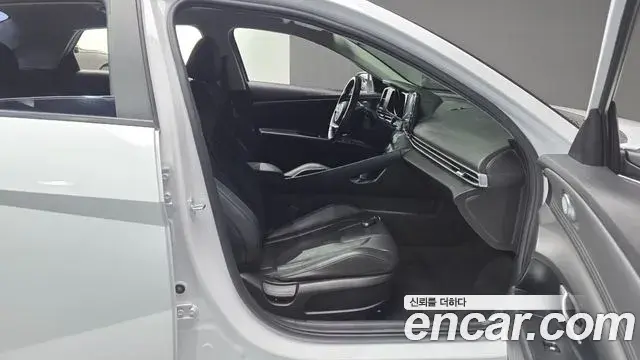 Hyundai The New Avante Hybrid 2021 — Photo 5/31