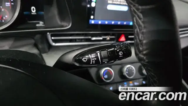 Hyundai The New Avante Hybrid 2021 — Photo 6/31