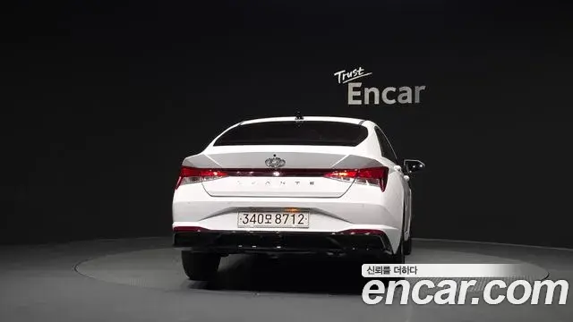 Hyundai The New Avante Hybrid 2023 — Photo 18/30
