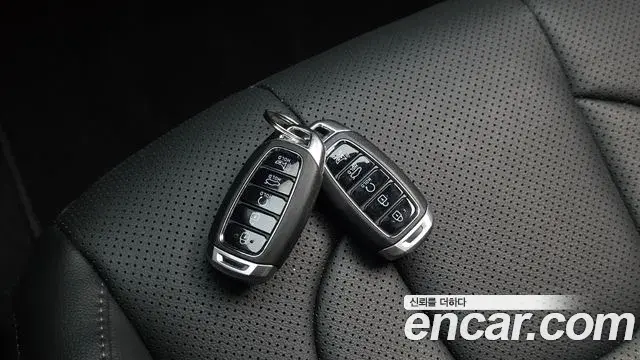 Hyundai The New Avante Hybrid 2023 — Photo 21/30