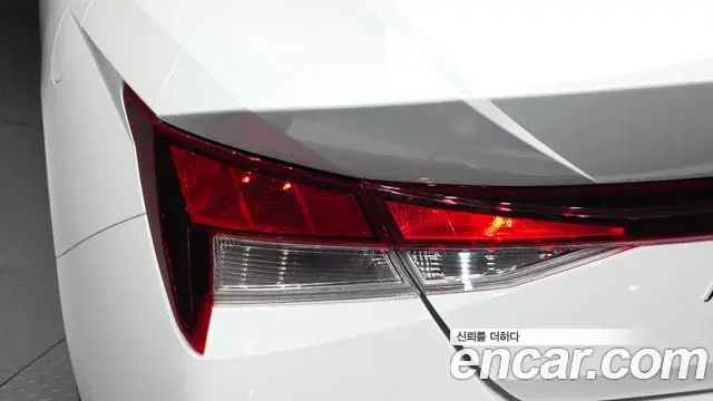 Hyundai The New Avante Hybrid 2023 — Photo 11/30