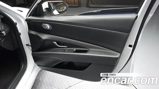 Hyundai The New Avante Hybrid 2023 — Photo 16/30