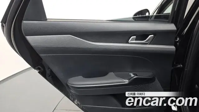 Kia K5 2024 — ფოტო 31/33