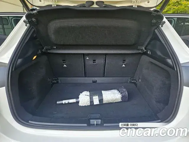 Mercedes-Benz GLA-Class 2023 — Фото 15/20