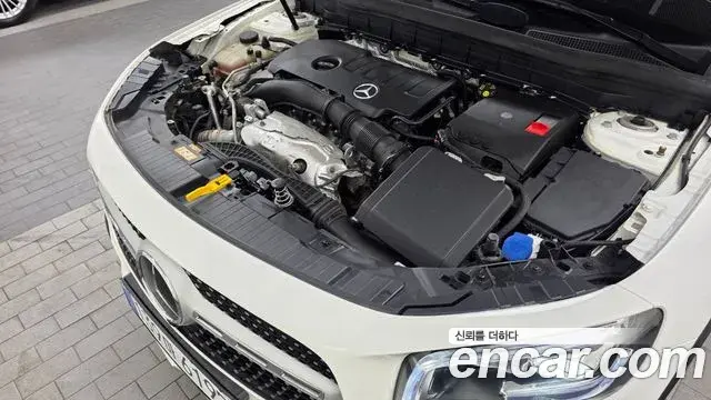 Mercedes-Benz GLB-Class 2022 — Şəkil 18/32