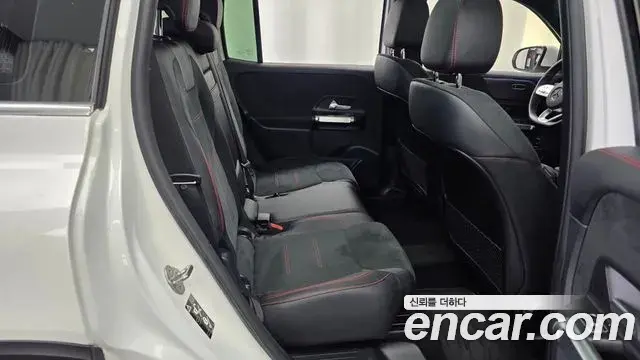 Mercedes-Benz GLB-Class 2022 — Şəkil 20/32