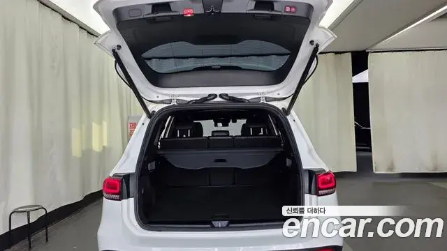 Mercedes-Benz GLB-Class 2022 — Şəkil 24/32