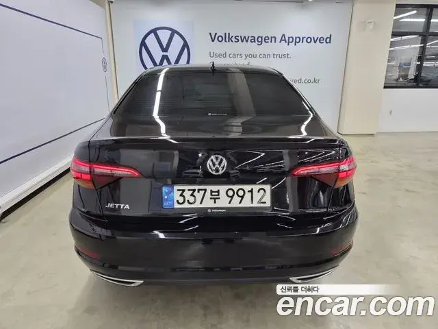 Volkswagen Jetta 2020 — Фото 3/20
