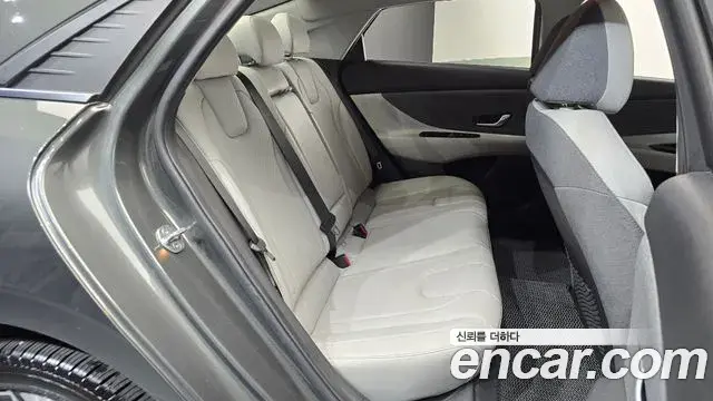 Hyundai The New Avante Hybrid 2020 — Photo 15/20