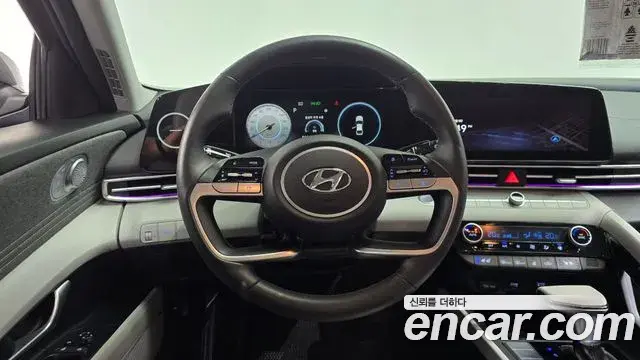Hyundai The New Avante Hybrid 2020 — Photo 2/20