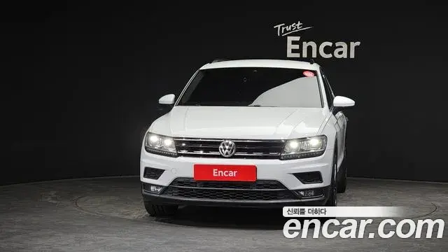 Volkswagen Tiguan 2018 — Şəkil 15/20