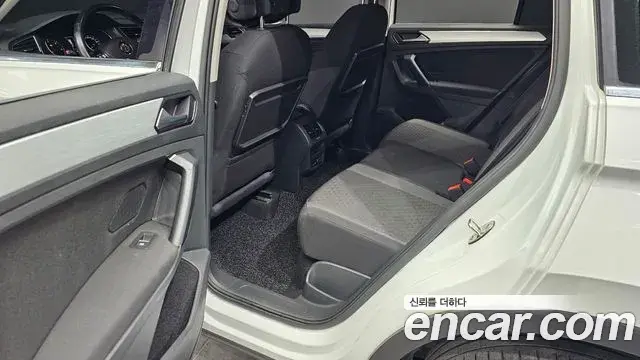 Volkswagen Tiguan 2018 — Şəkil 20/20